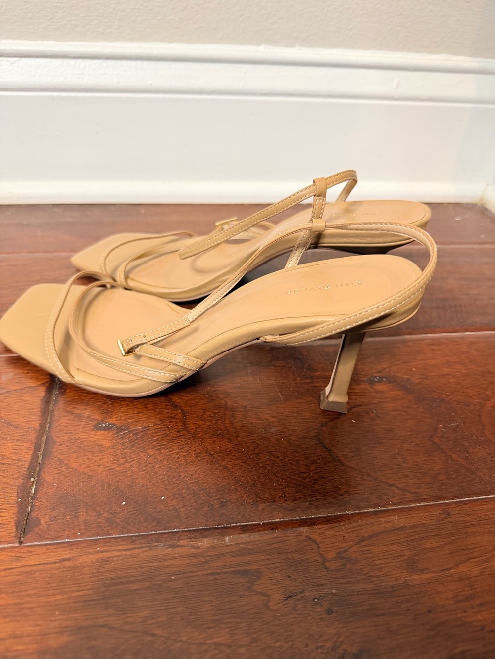 Ann Taylor Nude Leather Strappy Kitten Heel Sandals Size 9